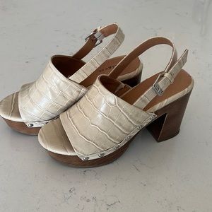 Indigo rd platform sandals size small 6 1/2